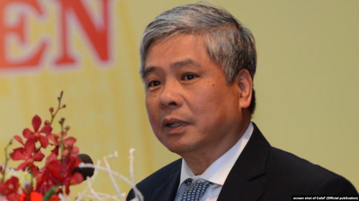 Nội dung: Trong một bóng mát trong mùa hè nóng bỏng, một cột mốc trong lịch sử nhạc