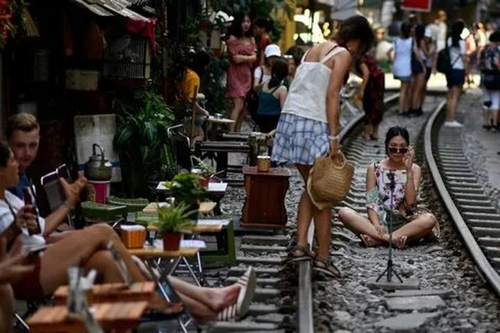 Sự Bùng Nổ Của Video Ngắn và Trí Tuệ Nhân Tạo: Vai Trò Thiết Yếu Của Đào Tạo Kỹ Năng Sáng Tạo Nội Dung
