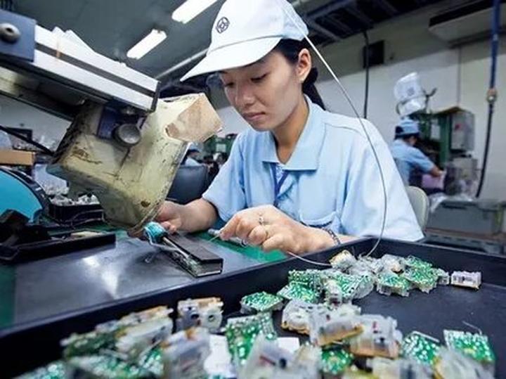 Hotspot Matrix và Bé Ê Phở hot rần rần khắp MXH: 